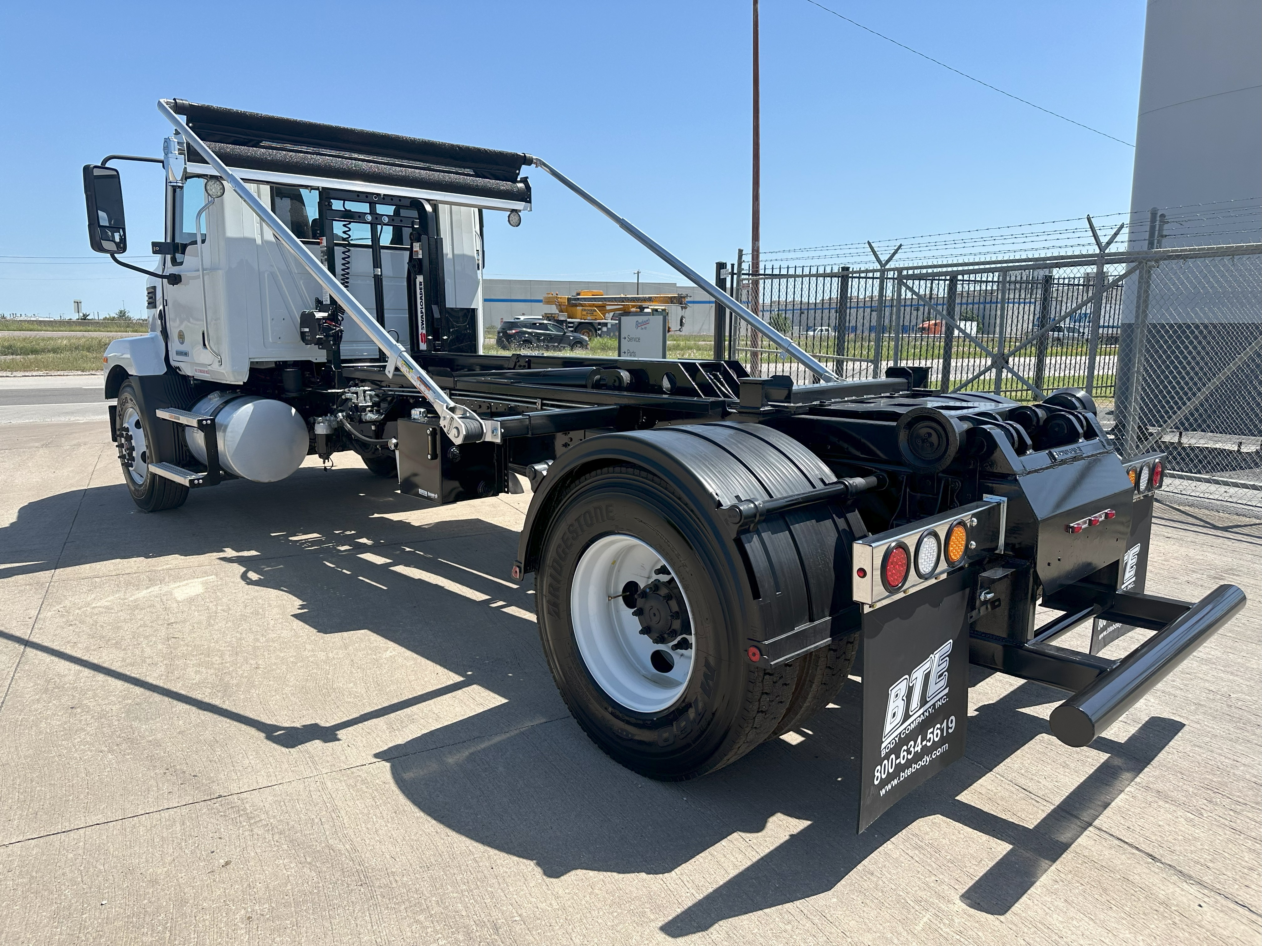 SWAPLOADER SL-214 W/ROLLRITE TARP SYSTEM ON UNDER CDL '24 MACK MD64