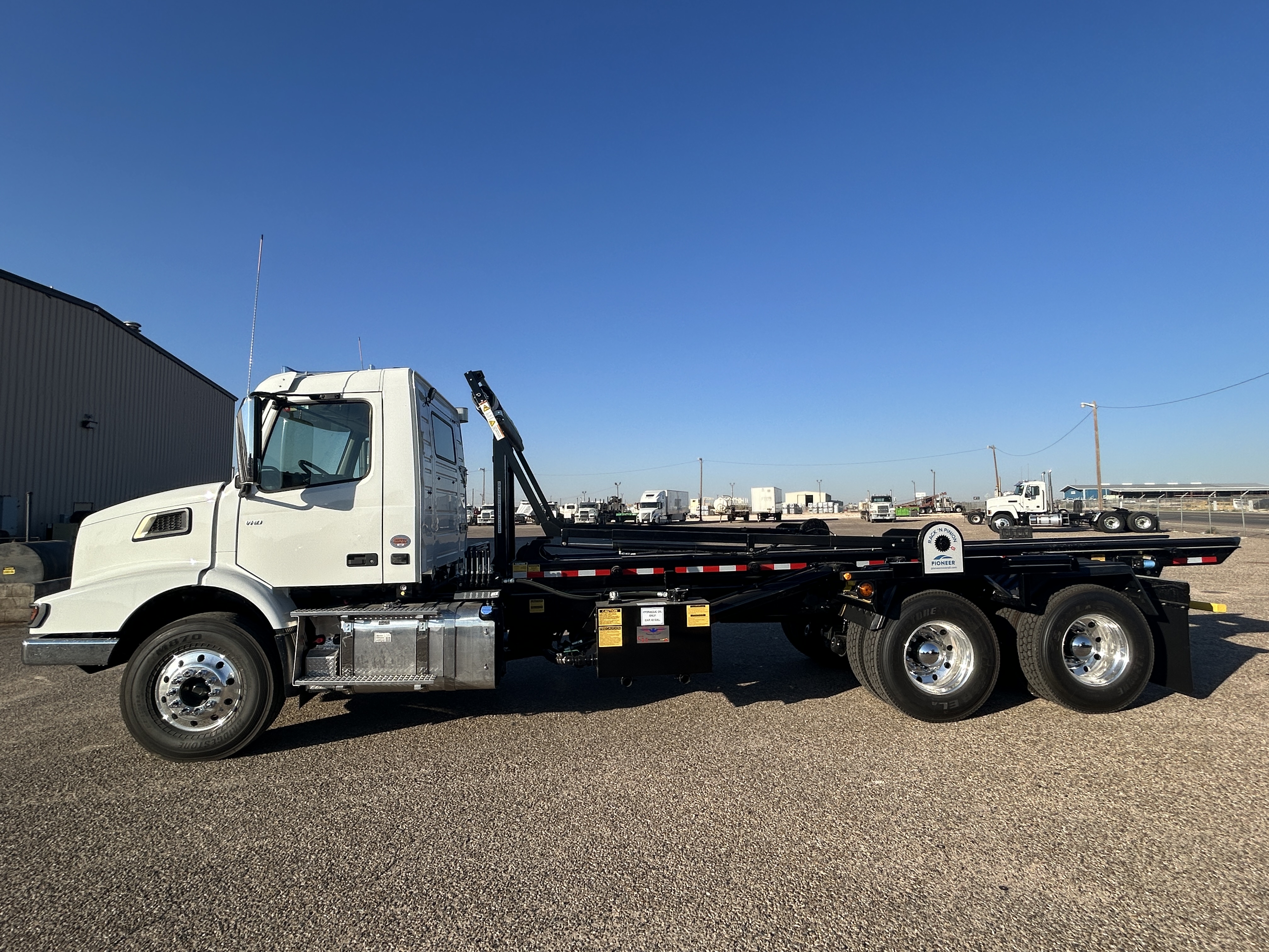 Roll-Off 60K Hoist on 2026 Volvo VHD