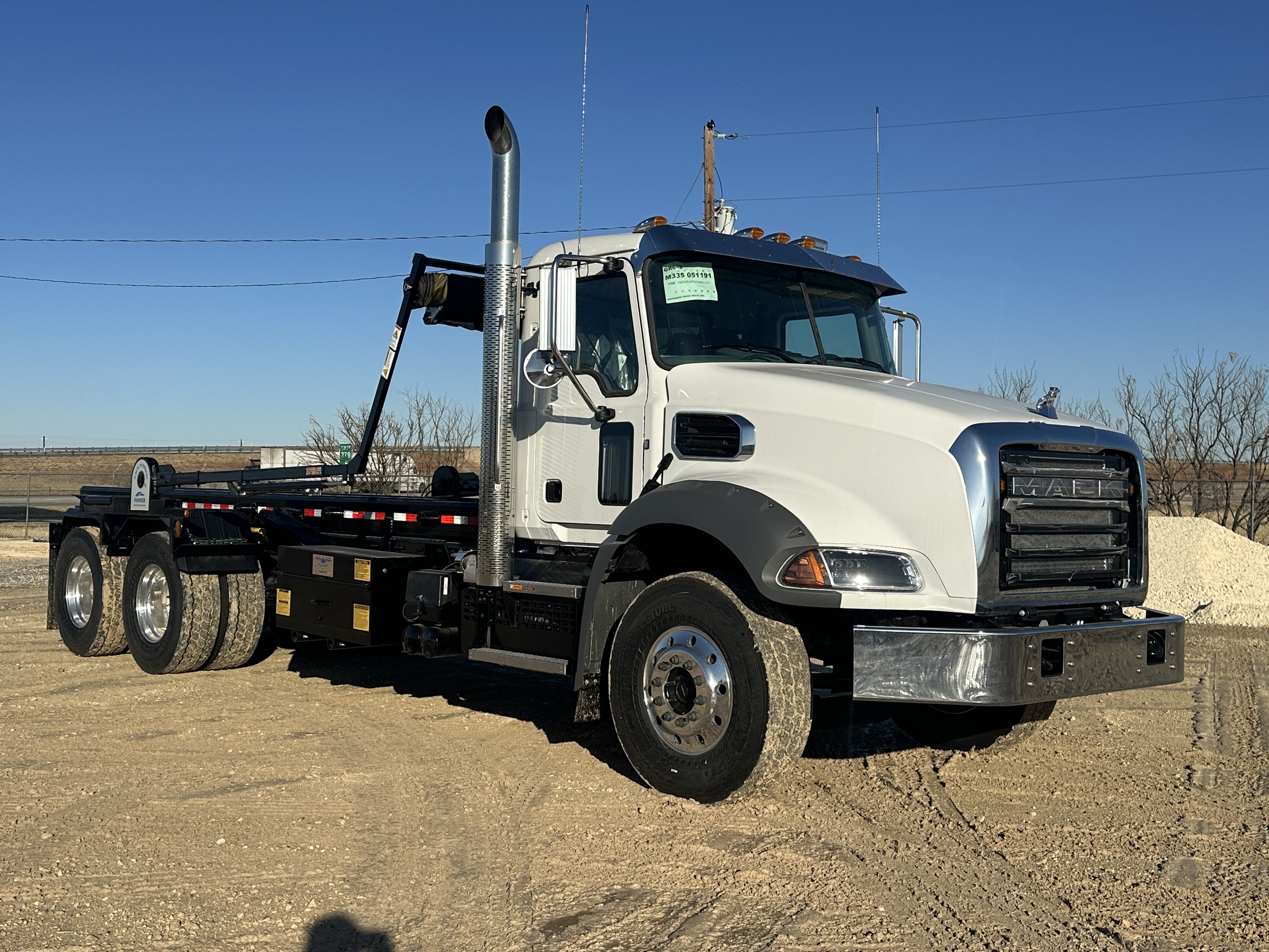 Roll-Off 60K Hoist on 2026 Mack GR64BR